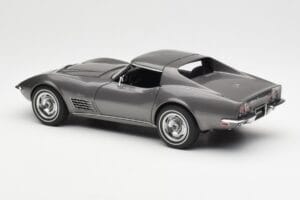Chevrolet Corvette C3 Spider Laguna Cinzento Metalizado AUTOart 1:18 71173 Metal - imagem 7 de 8