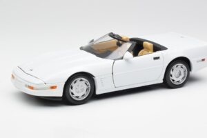 Chevrolet Corvette C4 Cabriolet Branco Maisto 1:18 32830 Metal