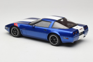 Chevrolet Corvette C4 Grand Sport Admiral Blue GT Spirit 1:18 GT538 Resina - imagem 5 de 6