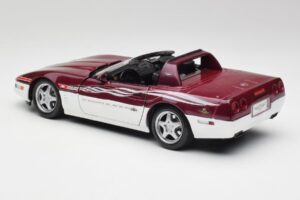 Chevrolet Corvette C4 Indy 500 Pace Car Maisto 1:18 56011 Metal - imagem 7 de 8