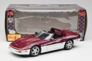 Chevrolet Corvette C4 Indy 500 Pace Car Maisto 1:18 56011 Metal - imagem 8 de 8