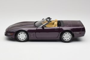 Chevrolet Corvette C4 LT4 Cabriolet Roxo Metálico Maisto 1:18 50277 Metal - imagem 4 de 8
