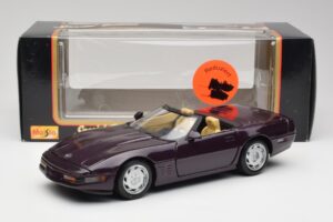 Chevrolet Corvette C4 LT4 Cabriolet Roxo Metálico Maisto 1:18 50277 Metal - imagem 8 de 8
