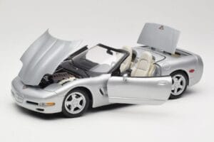 Chevrolet Corvette C5 Cabriolet Prateado Maisto 1:18 50317 Metal - imagem 2 de 8