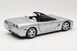 Chevrolet Corvette C5 Cabriolet Prateado Maisto 1:18 50317 Metal - imagem 3 de 8