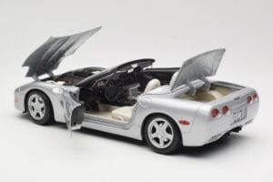 Chevrolet Corvette C5 Cabriolet Prateado Maisto 1:18 50317 Metal - imagem 5 de 8