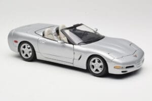 Chevrolet Corvette C5 Cabriolet Prateado Maisto 1:18 50317 Metal - imagem 6 de 8