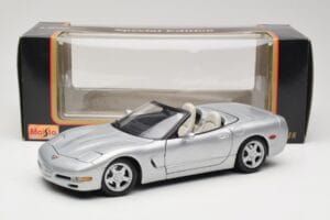 Chevrolet Corvette C5 Cabriolet Prateado Maisto 1:18 50317 Metal - imagem 8 de 8