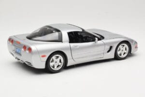 Chevrolet Corvette C5 Prata Bburago 1:18 3056 Metal - imagem 3 de 8