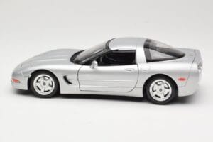 Chevrolet Corvette C5 Prata Bburago 1:18 3056 Metal - imagem 4 de 8