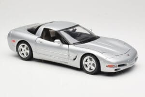 Chevrolet Corvette C5 Prata Bburago 1:18 3056 Metal - imagem 6 de 8