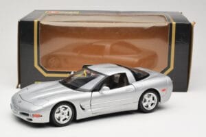Chevrolet Corvette C5 Prata Bburago 1:18 3056 Metal - imagem 8 de 8