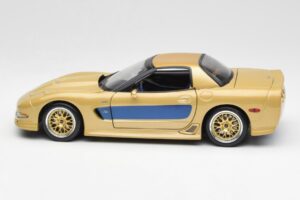 Chevrolet Corvette C5 Guldstrand Signature Edition Dourado Maisto 1:18 31657 Metal - imagem 4 de 8