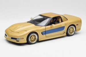 Chevrolet Corvette C5 Guldstrand Signature Edition Dourado Maisto 1:18 31657 Metal