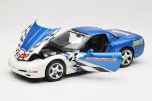 Chevrolet Corvette C5 Pace Car Rolex 24 at Daytona 1999 UT Models 1:18 39944 Metal - imagem 2 de 8