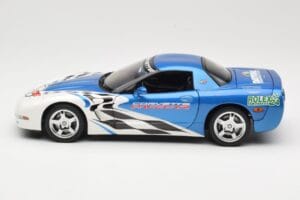 Chevrolet Corvette C5 Pace Car Rolex 24 at Daytona 1999 UT Models 1:18 39944 Metal - imagem 4 de 8