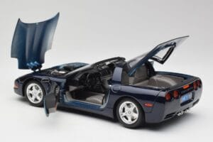 Chevrolet Corvette C5 Nassau Azul Bburago 1:18 30166 Metal - imagem 5 de 8