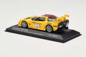 Chevrolet Corvette C5-R #3 R. Fellows / J. O'Connell / O. Gavin ALMS Petit Le Mans 2002 Minichamps 1:43 400021493 Metal - imagem 3 de 4