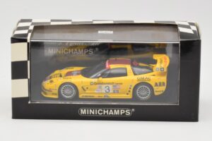 Chevrolet Corvette C5-R #3 R. Fellows / J. O'Connell / O. Gavin ALMS Petit Le Mans 2002 Minichamps 1:43 400021493 Metal - imagem 4 de 4