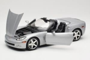 Chevrolet Corvette C6 Cabriolet Prata Hot Wheels 1:18 B6052 Metal - imagem 2 de 8