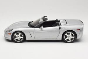 Chevrolet Corvette C6 Cabriolet Prata Hot Wheels 1:18 B6052 Metal - imagem 4 de 8