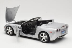 Chevrolet Corvette C6 Cabriolet Prata Hot Wheels 1:18 B6052 Metal - imagem 5 de 8