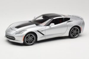 Chevrolet Corvette C7 Prata Maisto 1:18 38132 Metal