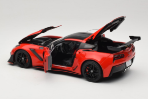 Chevrolet Corvette C7 ZR1 Torch Red IXO 1:18 18RDC243-FO Metal - imagem 5 de 8