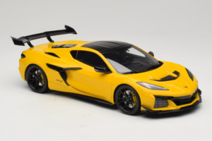 Chevrolet Corvette C8 ZR1 Amarelo GT Spirit 1:18 GT528 Resina - imagem 4 de 6
