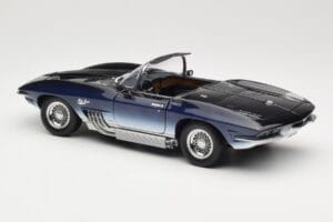 Chevrolet Corvette Mako Shark Azul Escuro UT Models 1:18 21061 Metal - imagem 7 de 8