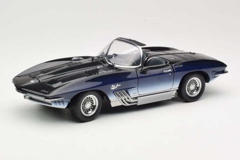Chevrolet Corvette Mako Shark Azul Escuro UT Models 1:18 21061 Metal