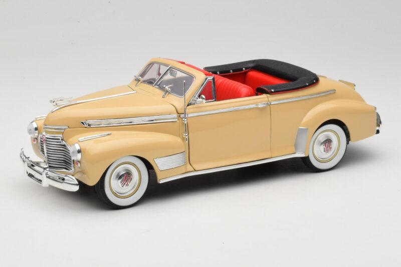 Chevrolet Deluxe Cabriolet Bege Eagle Collectibles 1:18 3022518 Metal