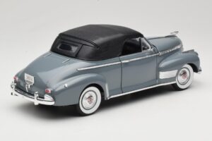 Chevrolet Deluxe Cabriolet Com Capota Suave Cinzento Eagles Race 1:18 7497276 Metal - imagem 3 de 8