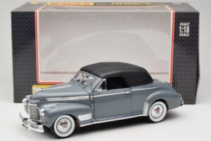 Chevrolet Deluxe Cabriolet Com Capota Suave Cinzento Eagles Race 1:18 7497276 Metal - imagem 8 de 8