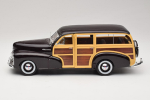 Chevrolet Fleetmaster Woody Preto Maisto 1:18 56043 Metal - imagem 4 de 8