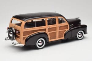 Chevrolet Fleetmaster Woody Preto & Wood Panels Maisto 1:18 43697545B Metal - imagem 3 de 8