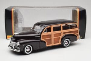 Chevrolet Fleetmaster Woody Preto & Wood Panels Maisto 1:18 43697545B Metal - imagem 8 de 8