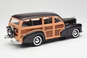 Chevrolet Fleetmaster Woody Castanho Maisto 1:18 36854 Metal - imagem 3 de 8