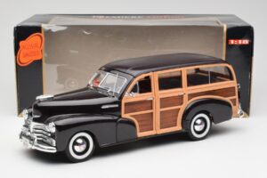 Chevrolet Fleetmaster Woody Castanho Maisto 1:18 36854 Metal - imagem 8 de 8