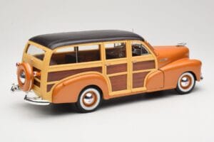 Chevrolet Fleetmaster Woody Dourado Maisto 1:18 56042 Metal - imagem 3 de 8