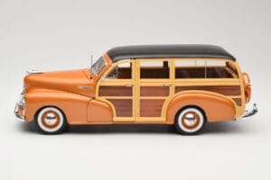 Chevrolet Fleetmaster Woody Dourado Maisto 1:18 56042 Metal - imagem 4 de 8