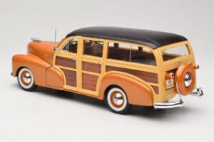 Chevrolet Fleetmaster Woody Dourado Maisto 1:18 56042 Metal - imagem 7 de 8