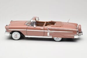 Chevrolet Impala Cabriolet Castanho Motormax 1:18 73112 Metal - imagem 4 de 8