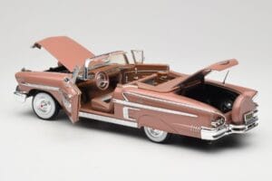 Chevrolet Impala Cabriolet Castanho Motormax 1:18 73112 Metal - imagem 5 de 8