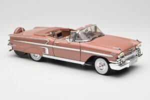 Chevrolet Impala Cabriolet Castanho Motormax 1:18 73112 Metal - imagem 6 de 8