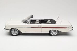 Chevrolet Impala Cabriolet Branco Sun Star 1:18 3405 Metal - imagem 4 de 8