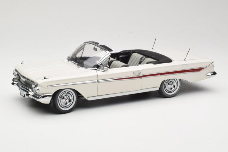 Chevrolet Impala Cabriolet Branco Sun Star 1:18 3405 Metal