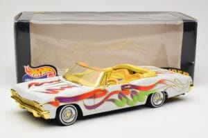 Chevrolet Impala Lowrider White Metallic Hot Wheels 1:18 27635 Metal - imagem 8 de 8