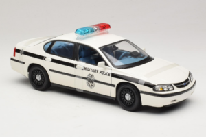 Chevrolet Impala Military Police Maisto 1:18 36611 Metal - imagem 4 de 6