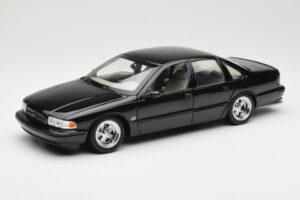 Chevrolet Impala SS Preto AUTOart 1:18 71091 Metal